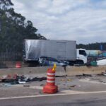 Acidente com seis veículos interdita pista da Dutra e causa 9 km de fila em São José dos Campos