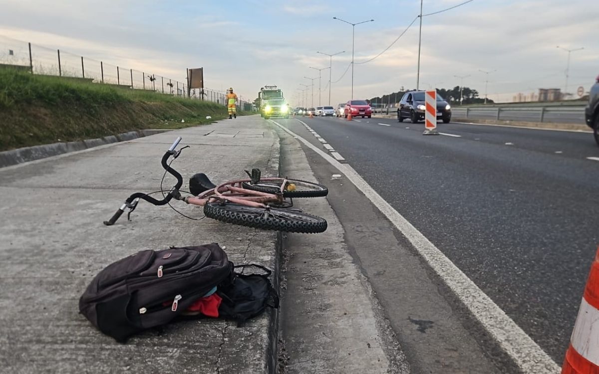 Atropelamento na Dutra deixa ciclista em estado grave em São José dos Campos