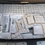 PRF apreende 2,8 mil medicamentos e anabolizantes em carro na Dutra, em Roseira