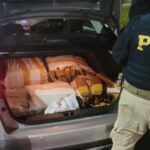 PRF prende casal com 149 kg de maconha no porta-malas de carro na Dutra, em Lavrinhas