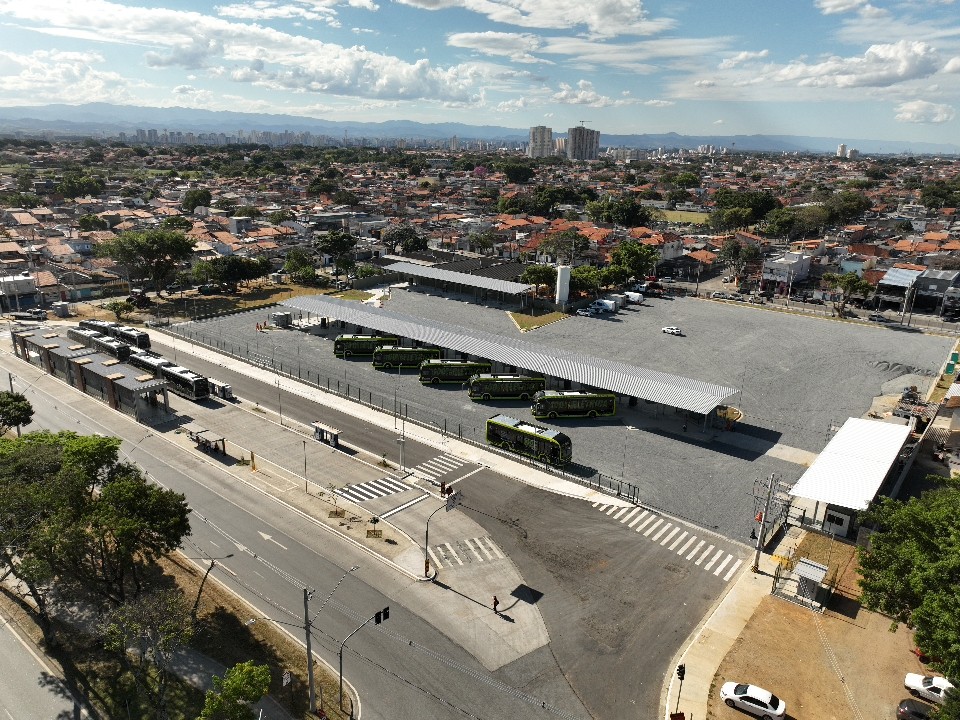 São José dos Campos entrega estação de recarga com 34 pontos para ônibus elétricos