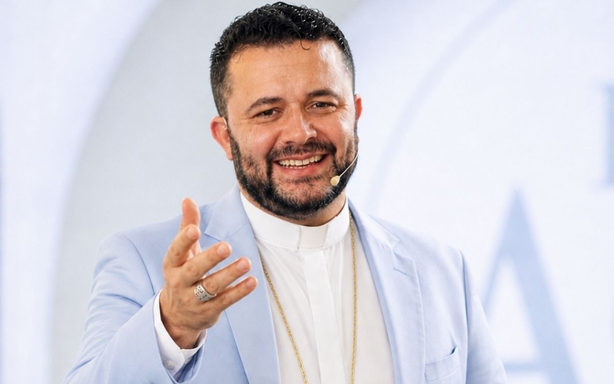 Candidato do Partido Novo, Bispo Léo Assis propõe alíquota única de 17% e privatização sem exceção