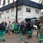 Coletores de lixo paralisam atividades em São José dos Campos