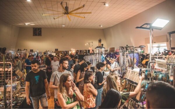 Feriado de setembro tem Mercado Místico e três festivais gastronômicos gratuitos em shopping de São José