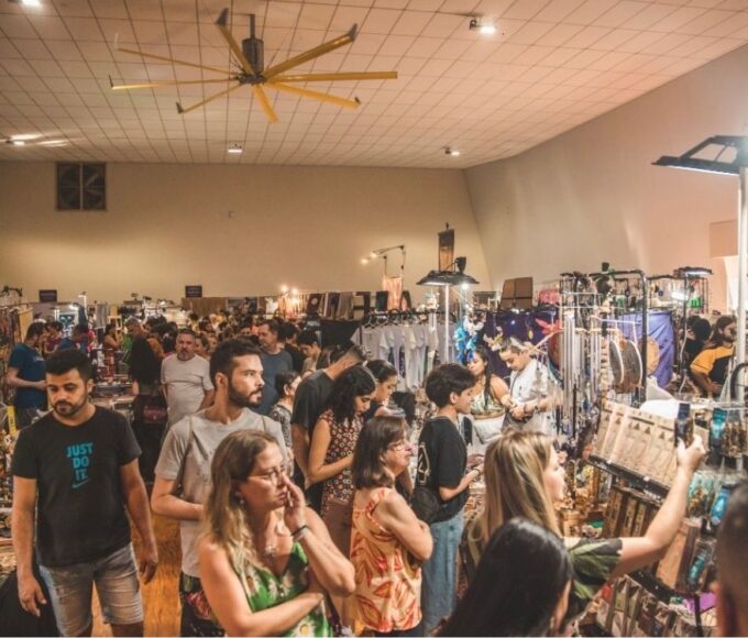 Feriado de setembro tem Mercado Místico e três festivais gastronômicos gratuitos em shopping de São José
