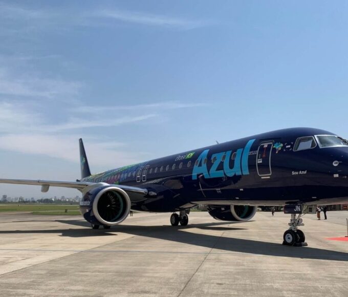 Instabilidade no GPS afeta aviões E2 da Embraer e leva Azul a cancelar voos