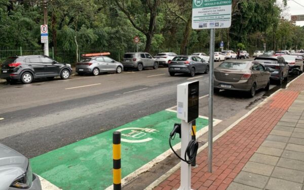Zona Azul de São José dos Campos ganha seis carregadores para veículos elétricos