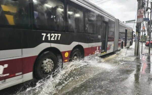 Eleições 2026 em São Paulo chuva atrasou fechamento de seções eleitorais, diz presidente do TRE-SP