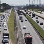 Feriado da Padroeira_ rodovias do Vale do Paraíba e do Litoral Norte devem receber 2,8 milhões de veículos; Dutra concentra mais da metade