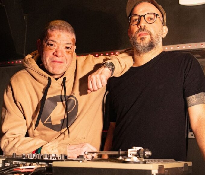KL Jay, dos Racionais MC's, faz trilha ao vivo de "Faça a Coisa Certa" no Sesc São José dos Campos neste domingo (11)