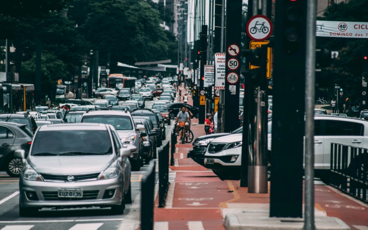 Transporte por aplicativo faz parte da rotina de 76% dos paulistas