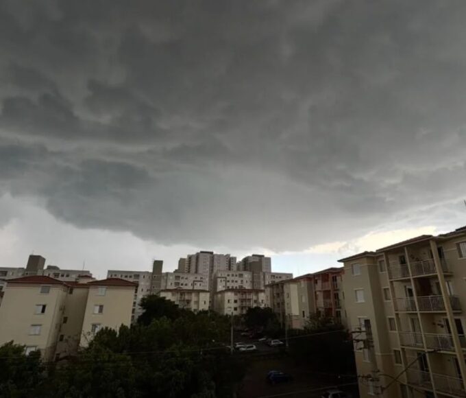 Trovões e chuva forte na zona sul: veja o alerta do Inmet para o fim de semana em São José dos Campos