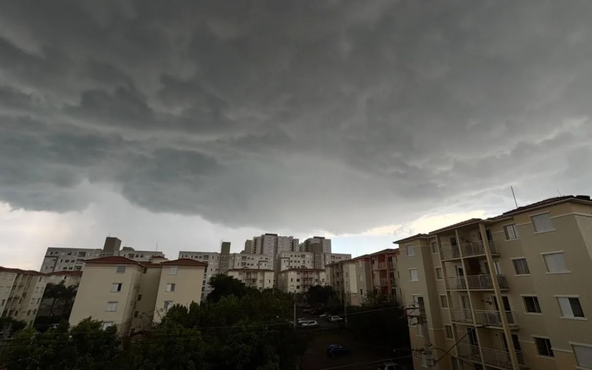 Trovões e chuva forte na zona sul: veja o alerta do Inmet para o fim de semana em São José dos Campos